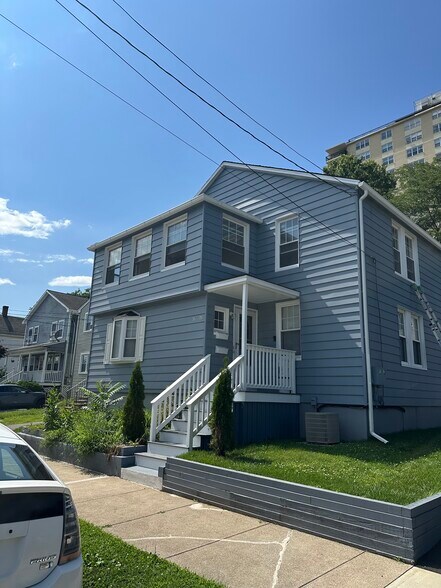 Building Photo - 78 Suburban Ave