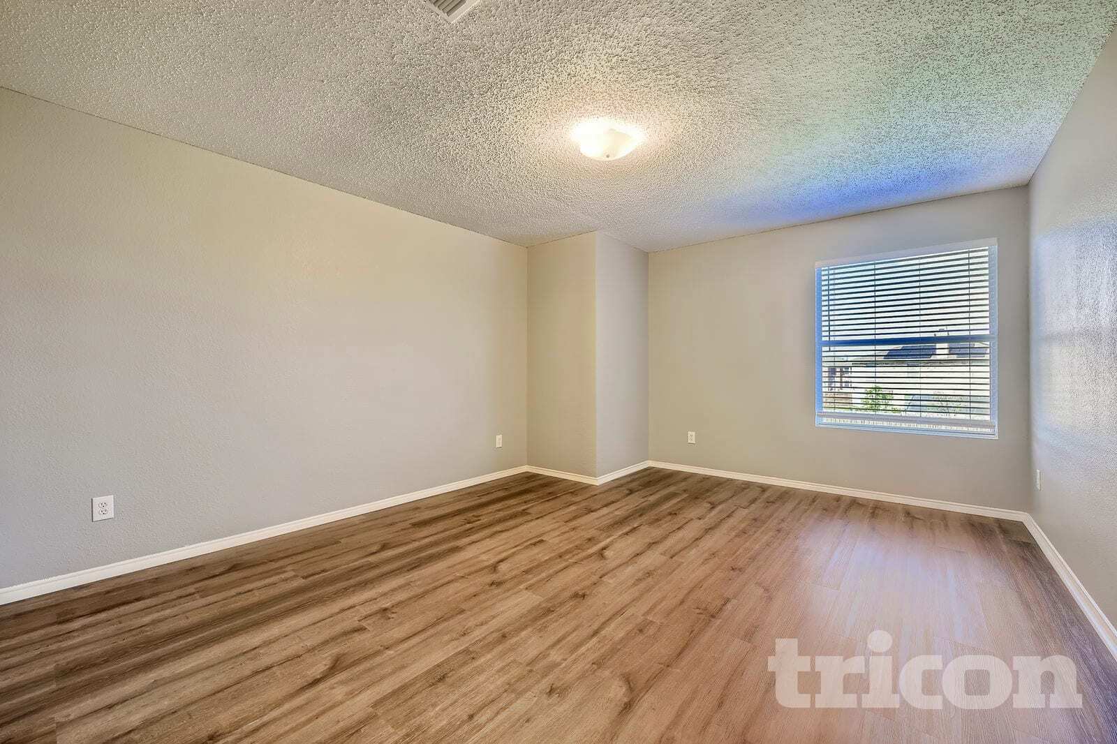 Building Photo - 3040 Clemente Dr