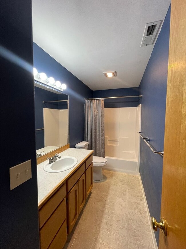 Building Photo - Two Story in Salmon Creek!