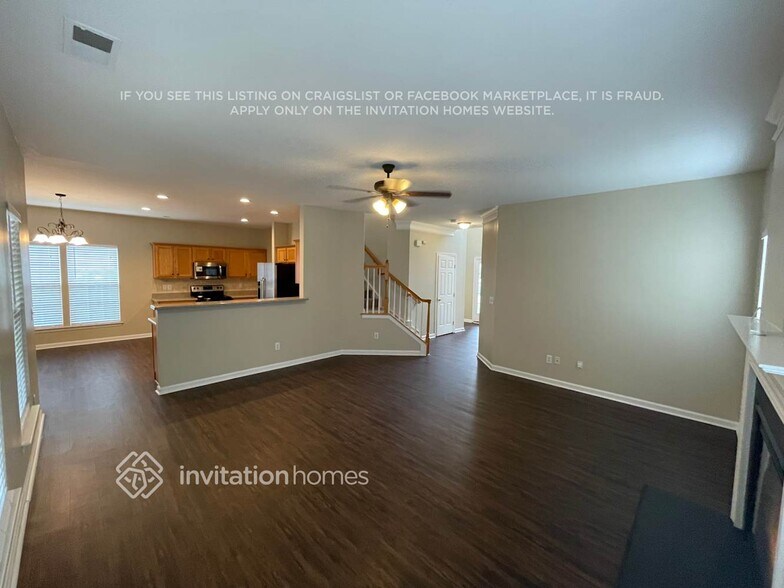 Building Photo - 578 Lansfaire Ave NW