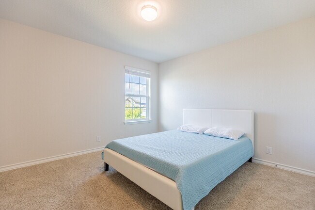 Building Photo - 9712 Moon Shine