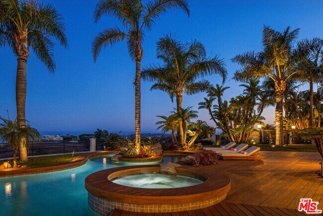 Building Photo - 5868 Zumirez Dr