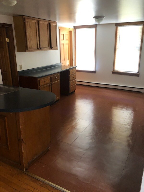 Building Photo - 405 10th St