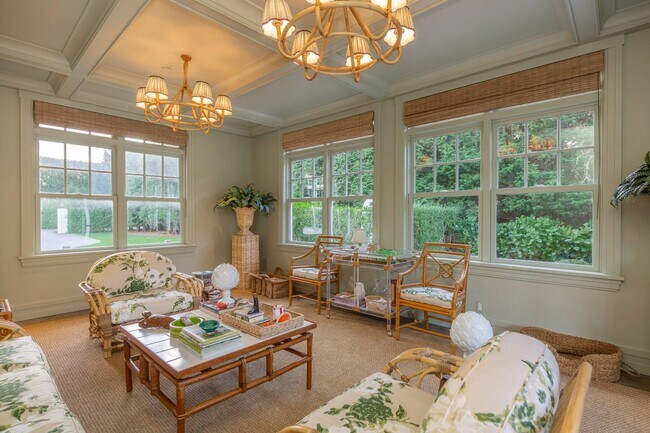 Building Photo - 63 Meadowmere Pl