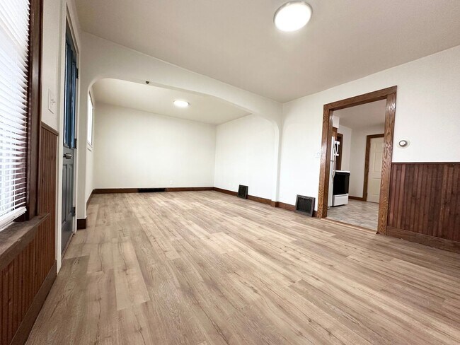 Building Photo - 1824 22nd St