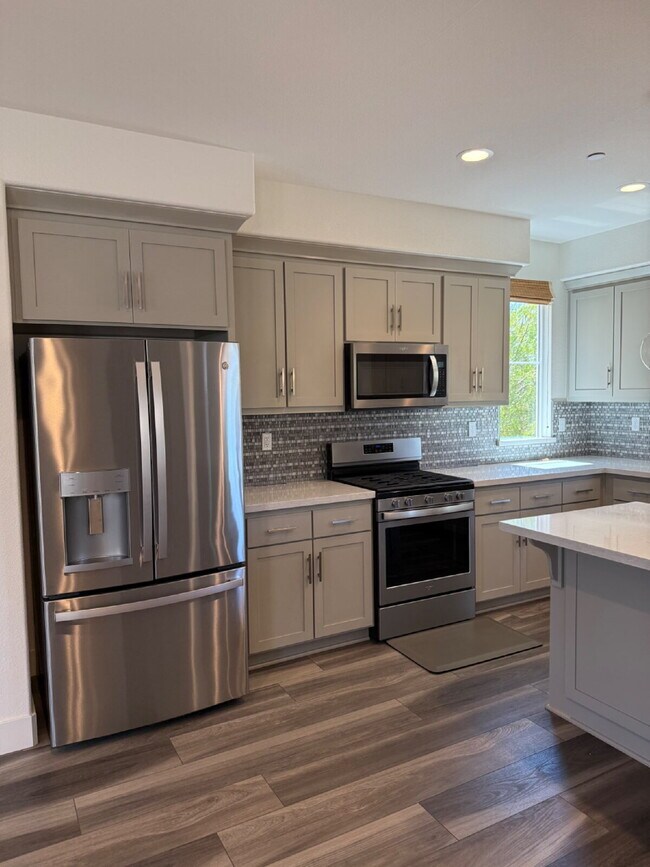Building Photo - Bright & Spacious 3-Bedroom, 3.5-Bathroom Newark Home with Private Balcony