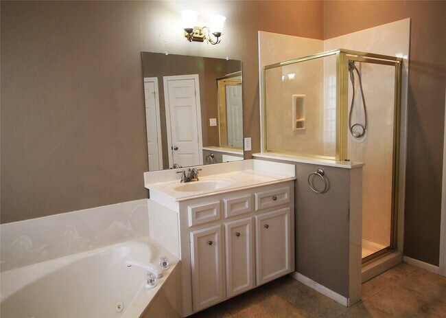 Building Photo - 3907 Princeton Park Ct