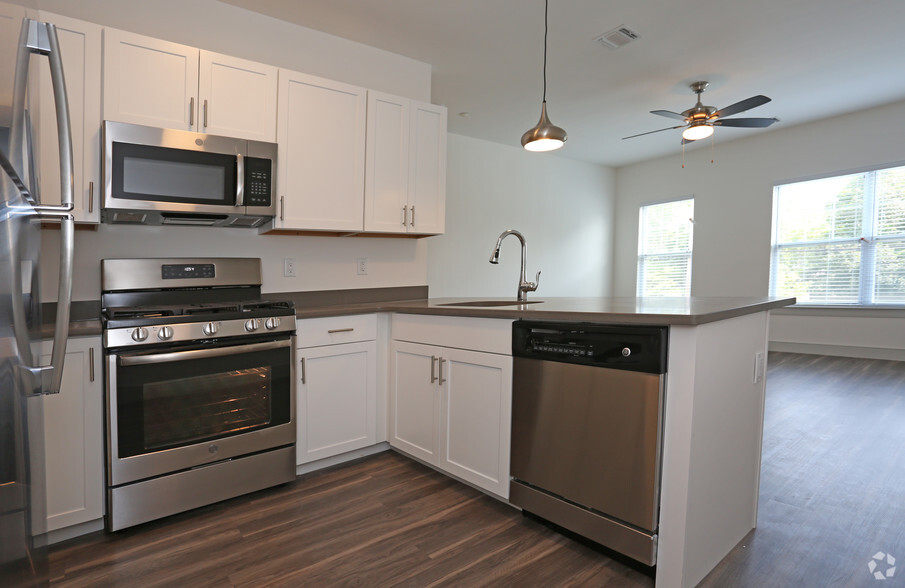 2BR, 1.5BA Kitchen - Greenview Towns