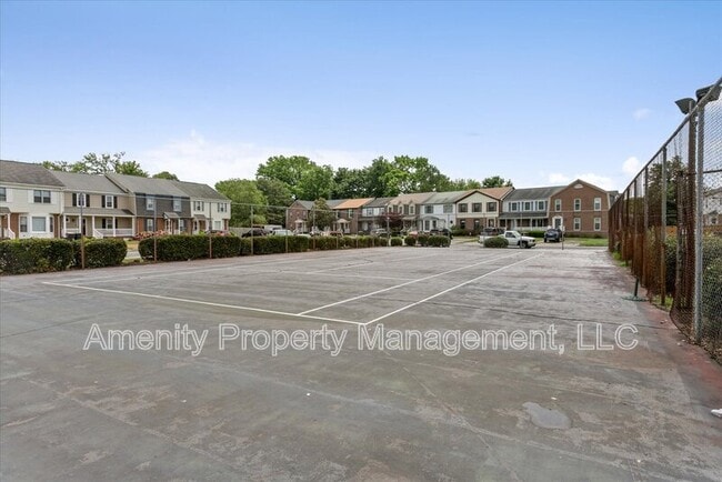 Building Photo - 32 Wainwright Dr