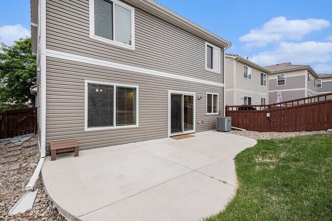 Building Photo - 4 Bedroom 2.5 Baths in the Meadows Castler...