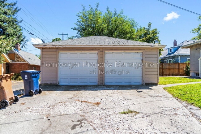Building Photo - 1432 W Knox Ave