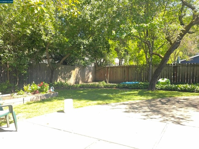 Building Photo - 926 Moon Ct