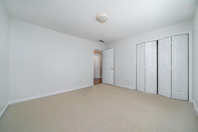 Building Photo - 1158 Alexandria Ct NE