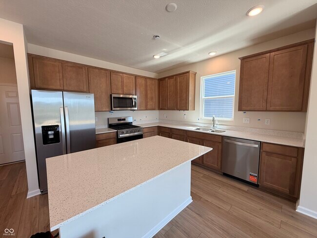 Building Photo - 3828 Sterling Dr