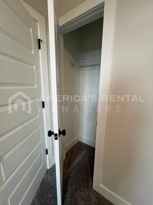 Building Photo - Home for rent in Hoover! Available to View Now!!!