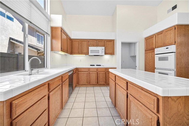 Building Photo - 1699 Ramona Dr