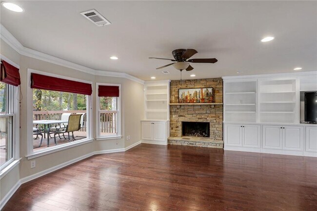 Building Photo - 3520 Billingsley Dr