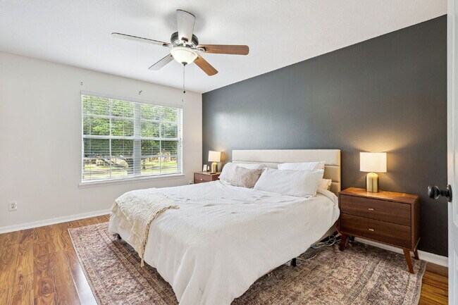 Building Photo - 13252 Silver Strand Falls Dr