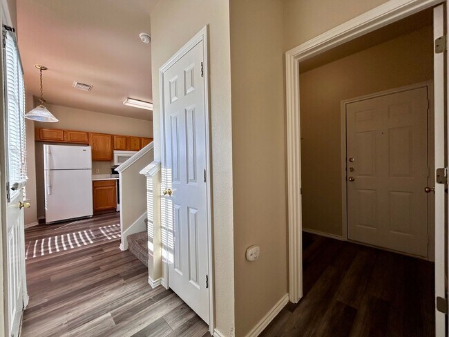 Building Photo - 2707 Westhampton Ct