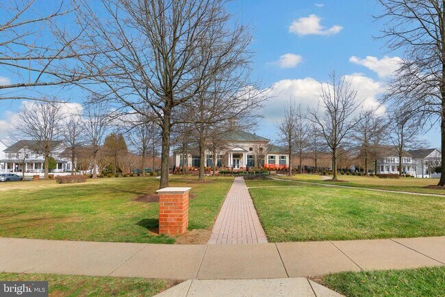 Building Photo - 709 Gaither Rd