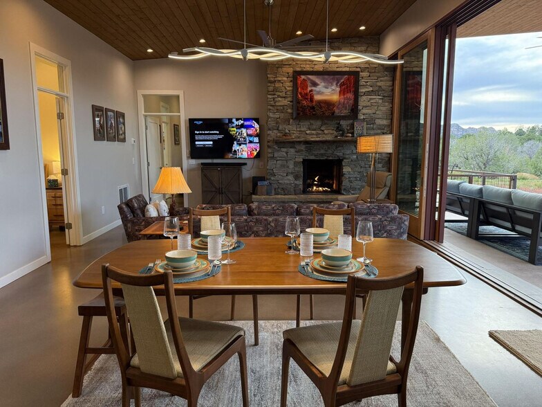 Building Photo - 105 Rojo Dr