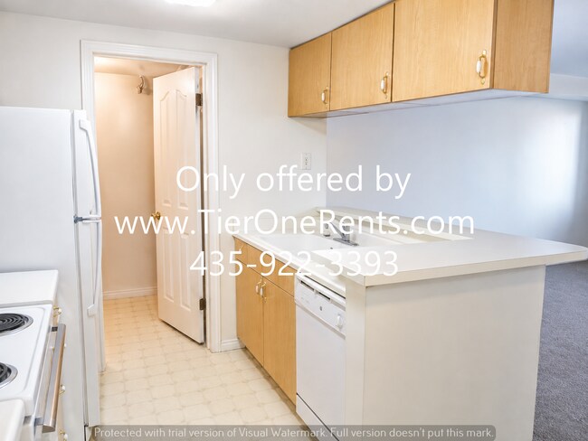 Building Photo - $500 OFF First Month's Rent