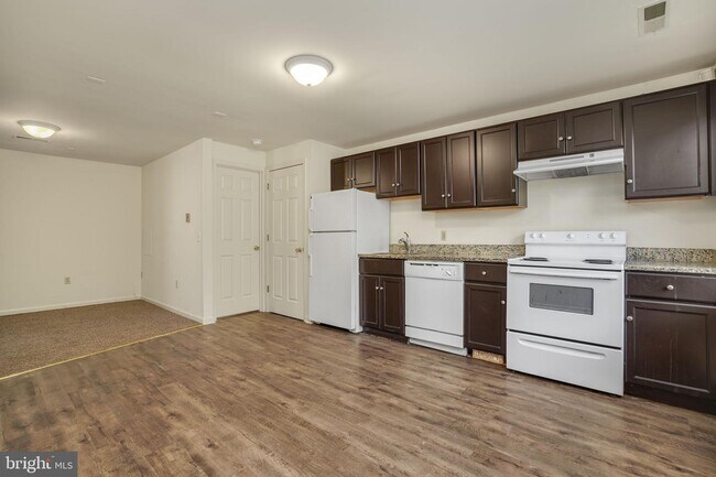 Primary Photo - 1201 S Division St