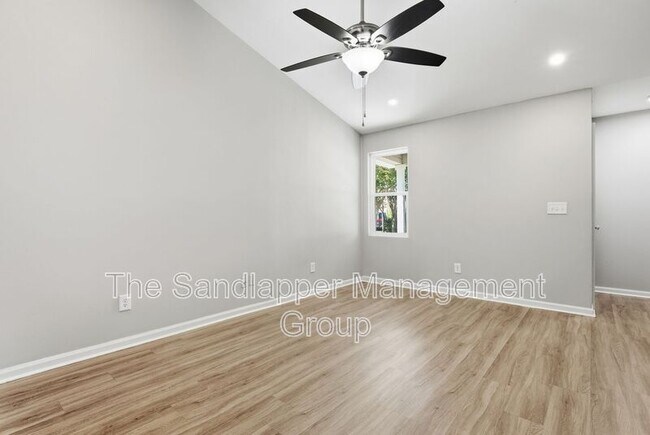 Building Photo - 5230-B Scarsdale Drive