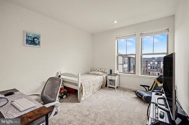 Building Photo - 45956 Swallow Ter