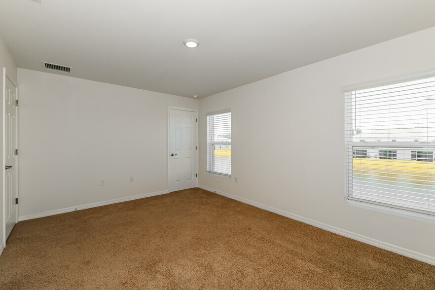 Building Photo - 15038 Wildflower Cir