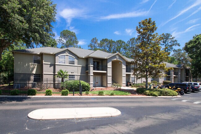 Building Photo - 3705 SW 27th St