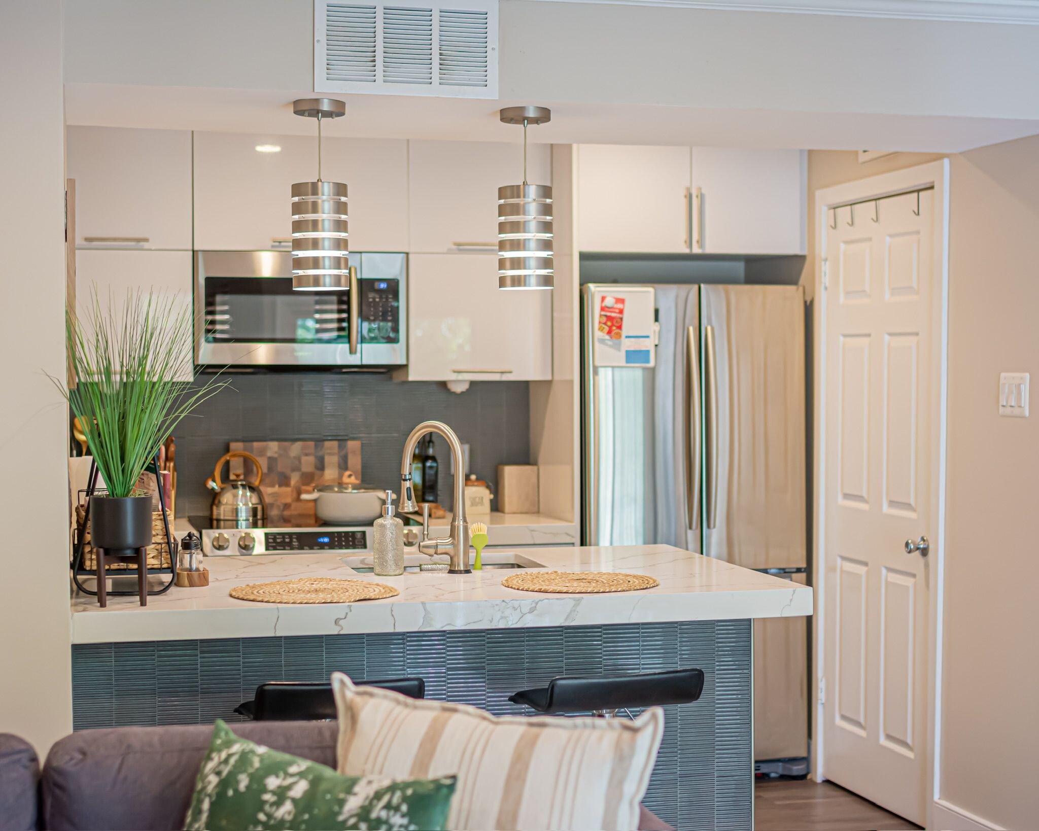 Building Photo - 1504 Lincoln Way