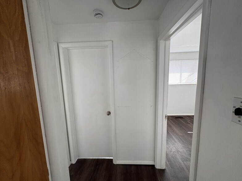 Building Photo - 2630 S Windsor Cir