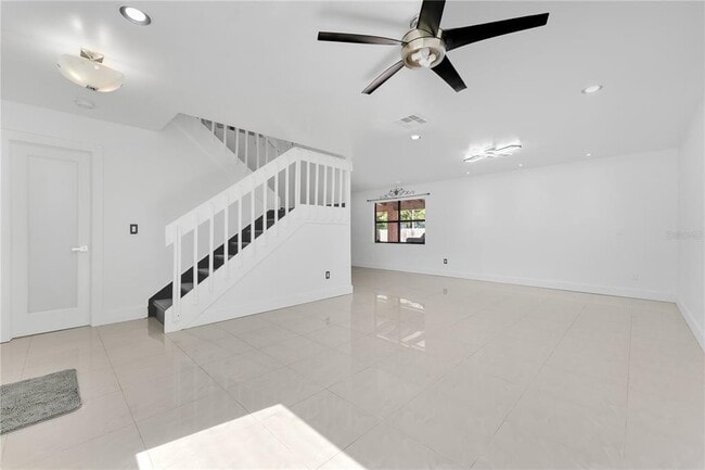 Building Photo - 9646 SW 151 Ave