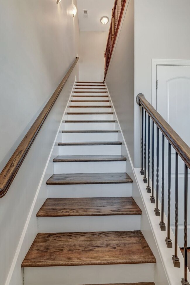 Building Photo - Harpeth Park Townhome in Bellevue