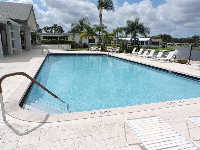 Building Photo - 4756 SE Dogwood Ter