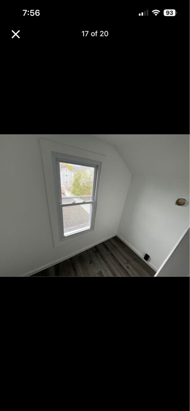 Building Photo - 324 S Main St