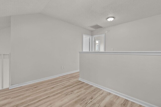Building Photo - 837 Little Bay Ave