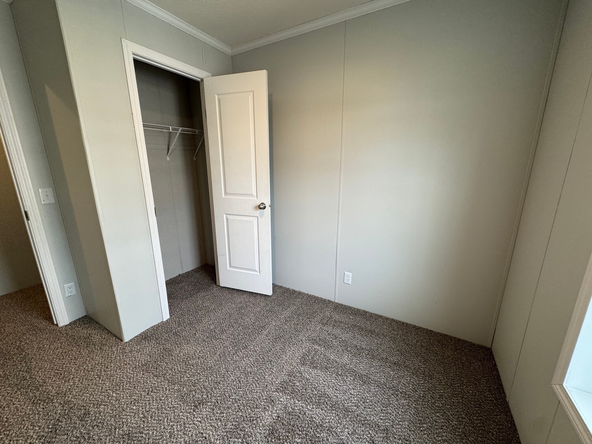 Building Photo - 2022 Marmoor Dr