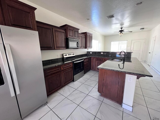 Building Photo - 4532 S Agave Ave