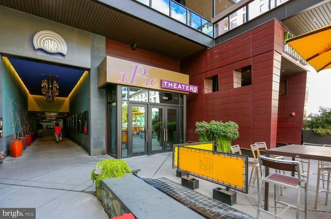 Building Photo - 10600 Kenilworth Ave