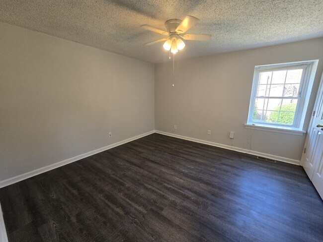 Building Photo - 4812 Blue Bird Ct