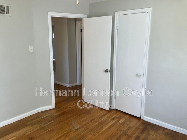 Building Photo - 1049 Willmann Ct