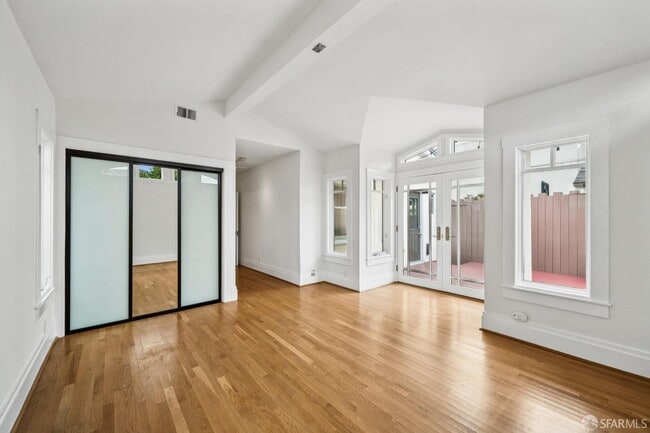 Building Photo - 420 Miramar Ave