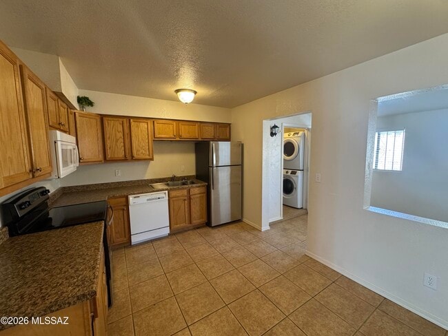 Building Photo - 3004 N Sparkman Blvd