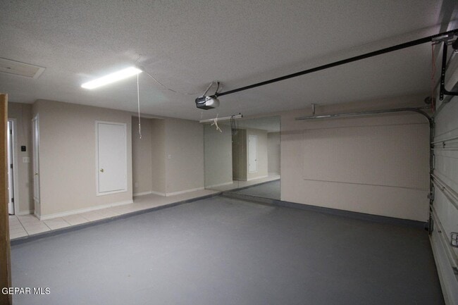 Building Photo - 4517 Loma Canada Ct