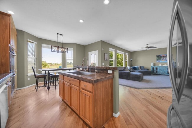 Building Photo - Welcome Home to this beautiful 5-bedroom h...
