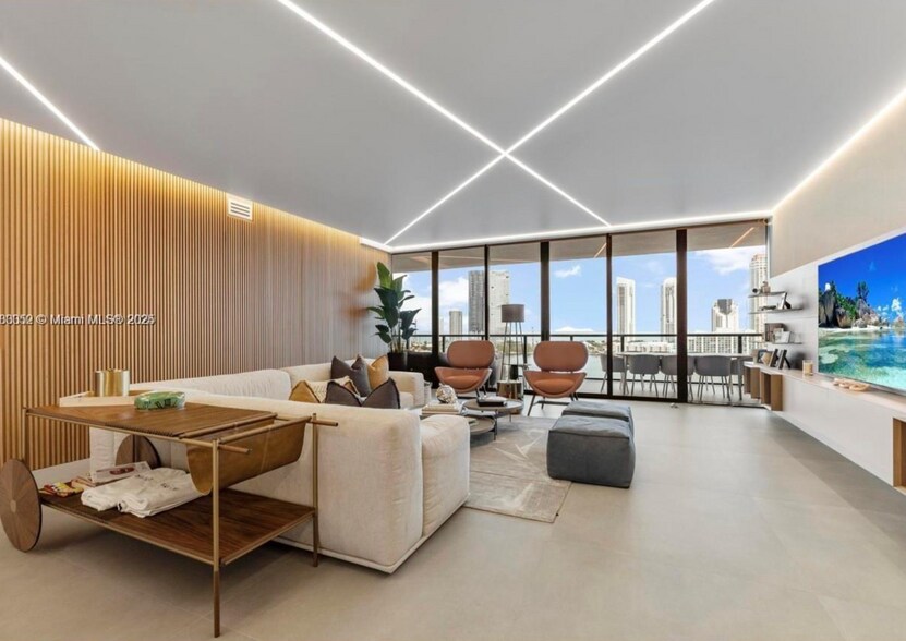 Primary Photo - 5000 Island Estates Dr