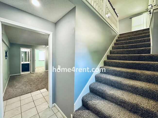 Building Photo - Overland Park Raised Ranch, Primary Suite ...