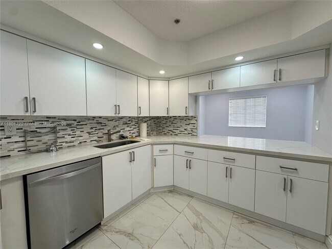 Building Photo - 17425 NW 75th Pl